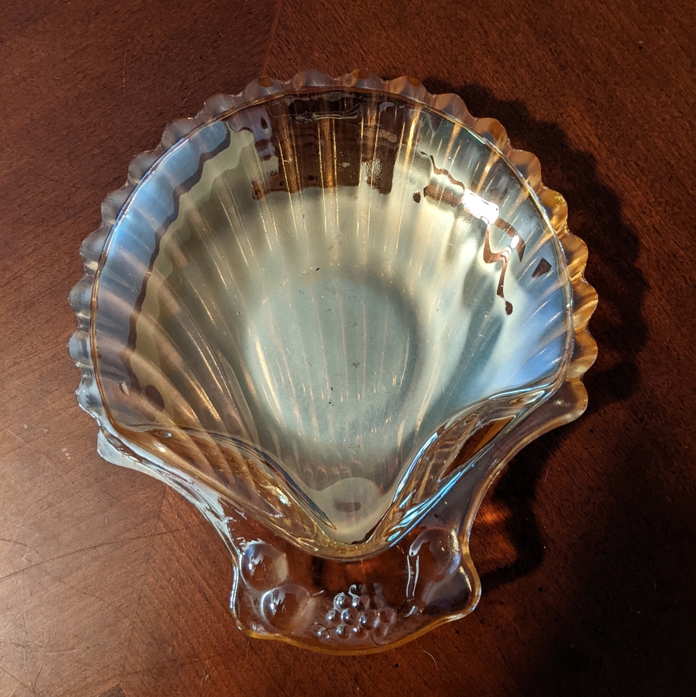 Vintage carnival glass seashell dish